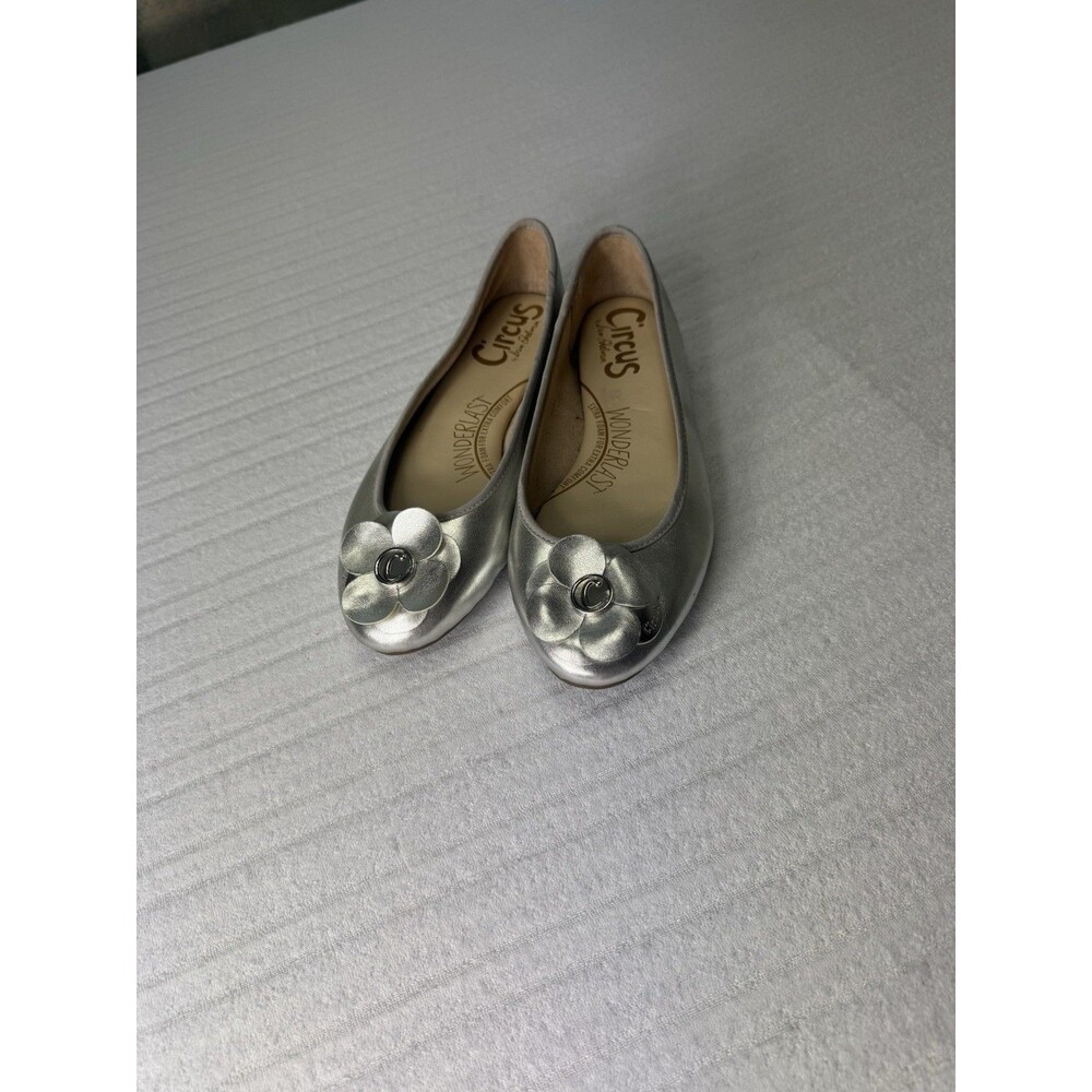Circus by Sam Edelman Wonderlast Silver Flower Ballet Flats Women’s Size 7